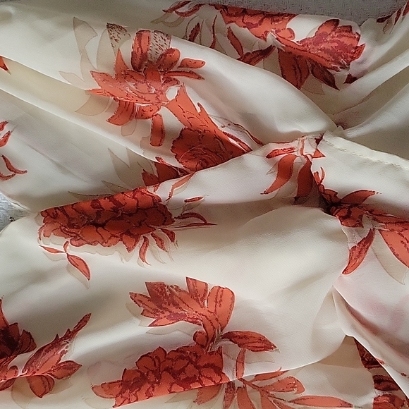 ASTR The Label Floral Top - Picture 7 of 10